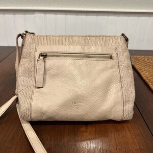 Fossil Leather Fabric Tan and Cream Crossbody Bag Zipped Pockets